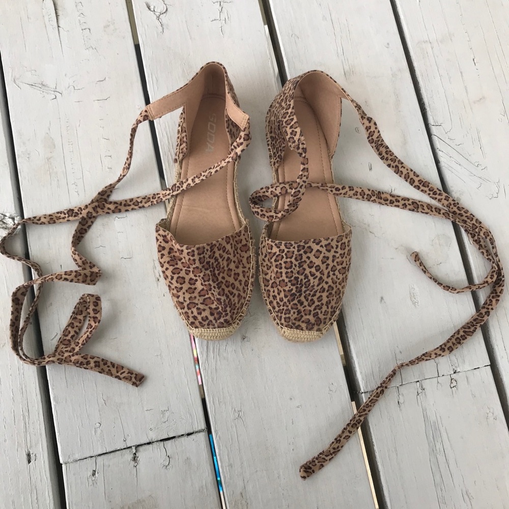 Leopard print lace up flats 🐆🖤